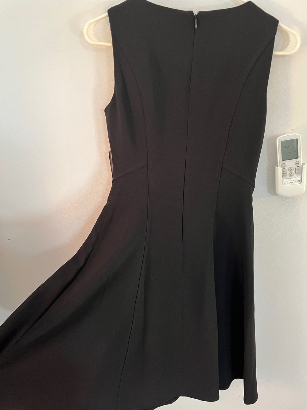 New York & Company Black Sleeveless Midi Fit-and-Flare Dress - Picture 4 of 7